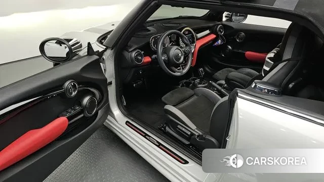 Mini Cooper S Convertible 2021 Белый из Кореи, фото 2