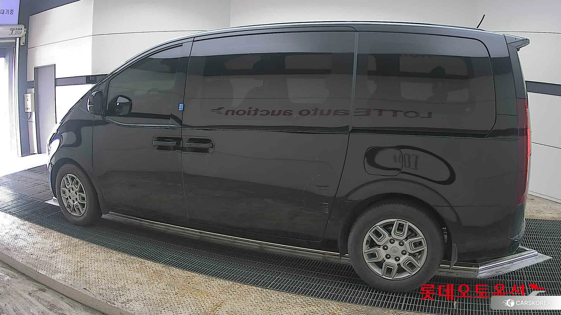 Hyundai Staria 2023 Abyss Black Pearl из Кореи, фото 2