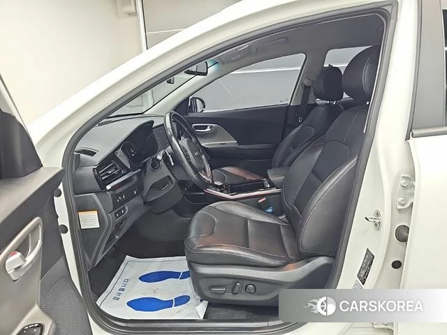 Kia Niro Plus 2022 Белый из Кореи, фото 2