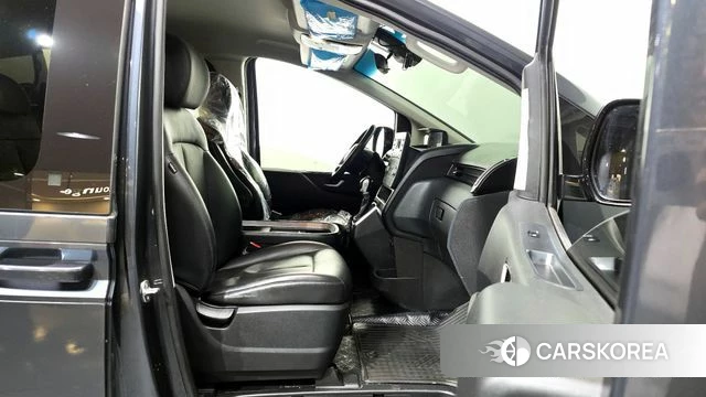 Hyundai Staria 2023 Серый из Кореи, фото 2