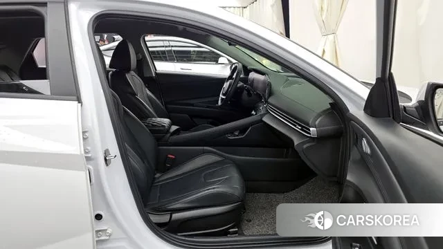 Hyundai The New Avante (CN7) 2023 Белый из Кореи, фото 2