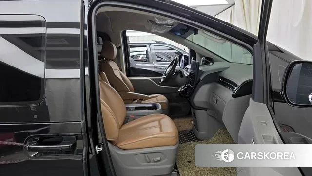 Hyundai Staria 2021 Черный из Кореи, фото 2