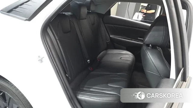 Hyundai Avante Hybrid (CN7) 2022 Белый из Кореи, фото 2