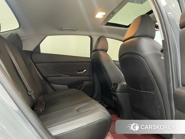 Hyundai Elantra 2022 Серебристо-серый из Китая, фото 2