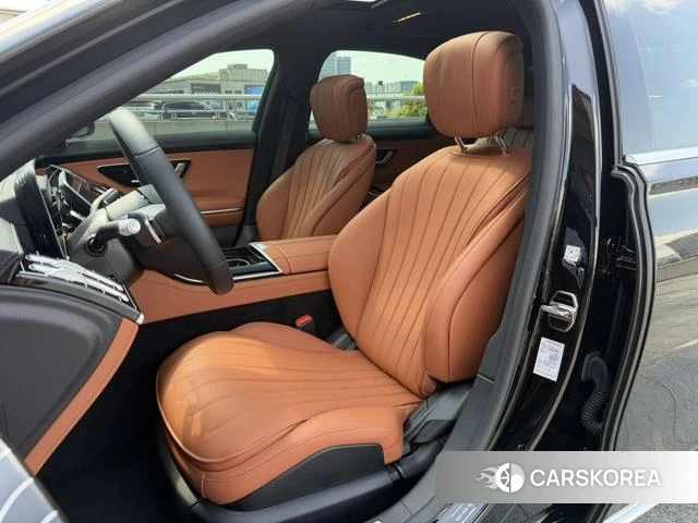 Mercedes-Benz S-class 2024 Черный из Китая, фото 2