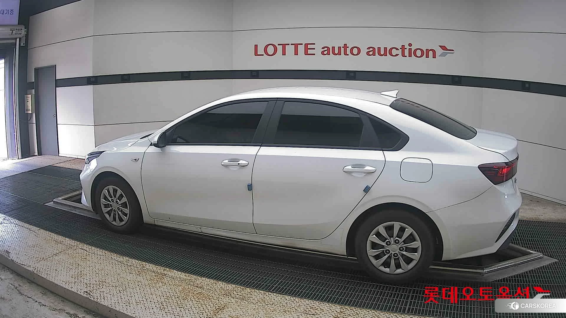 Kia K3 2023 Snow White Pearl (optional) из Кореи, фото 2