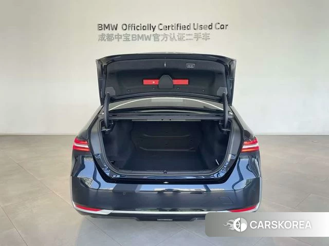 BMW 5 series 2025 Черный из Китая, фото 2