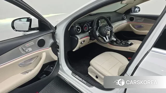 Mercedes-Benz E-Class W213 2019 Белый из Кореи, фото 2