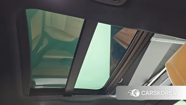 Land Rover Range Rover Velar 2023 Черный из Кореи, фото 2