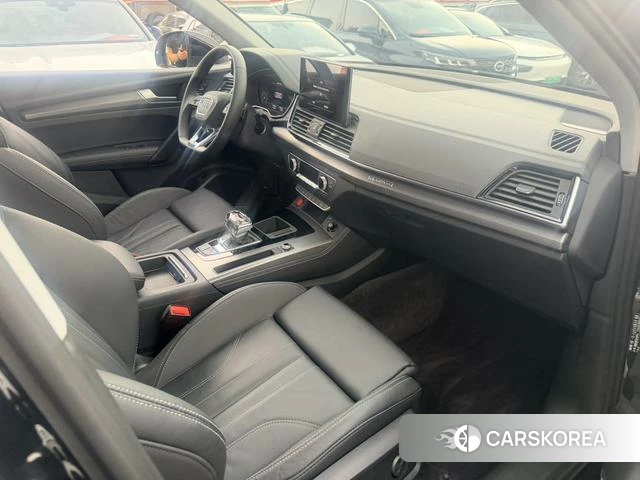 Audi Q5L 2023 Черный из Китая, фото 2