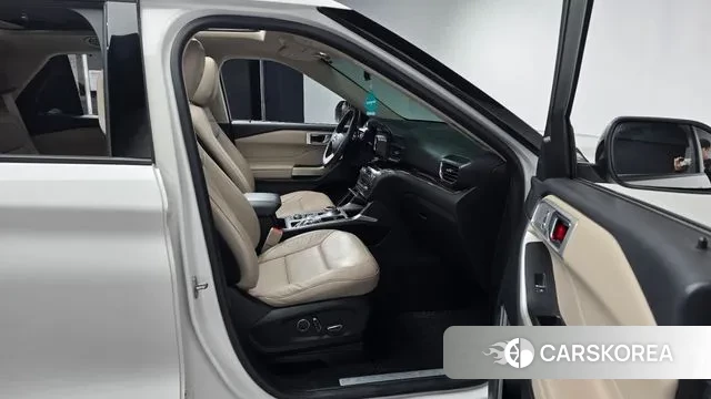 Ford Explorer 6th Generation 2020 Белый из Кореи, фото 2