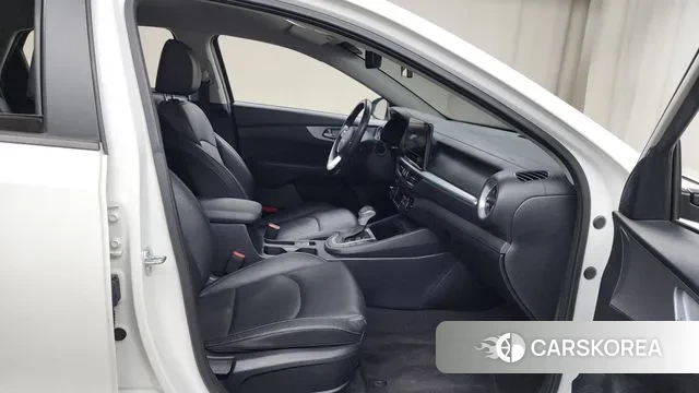 Kia The New K3 2nd generation 2021 Белый из Кореи, фото 2