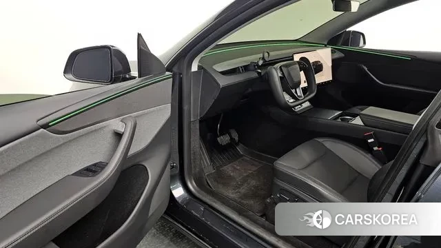 Tesla Model Y 2025 Серый из Кореи, фото 2