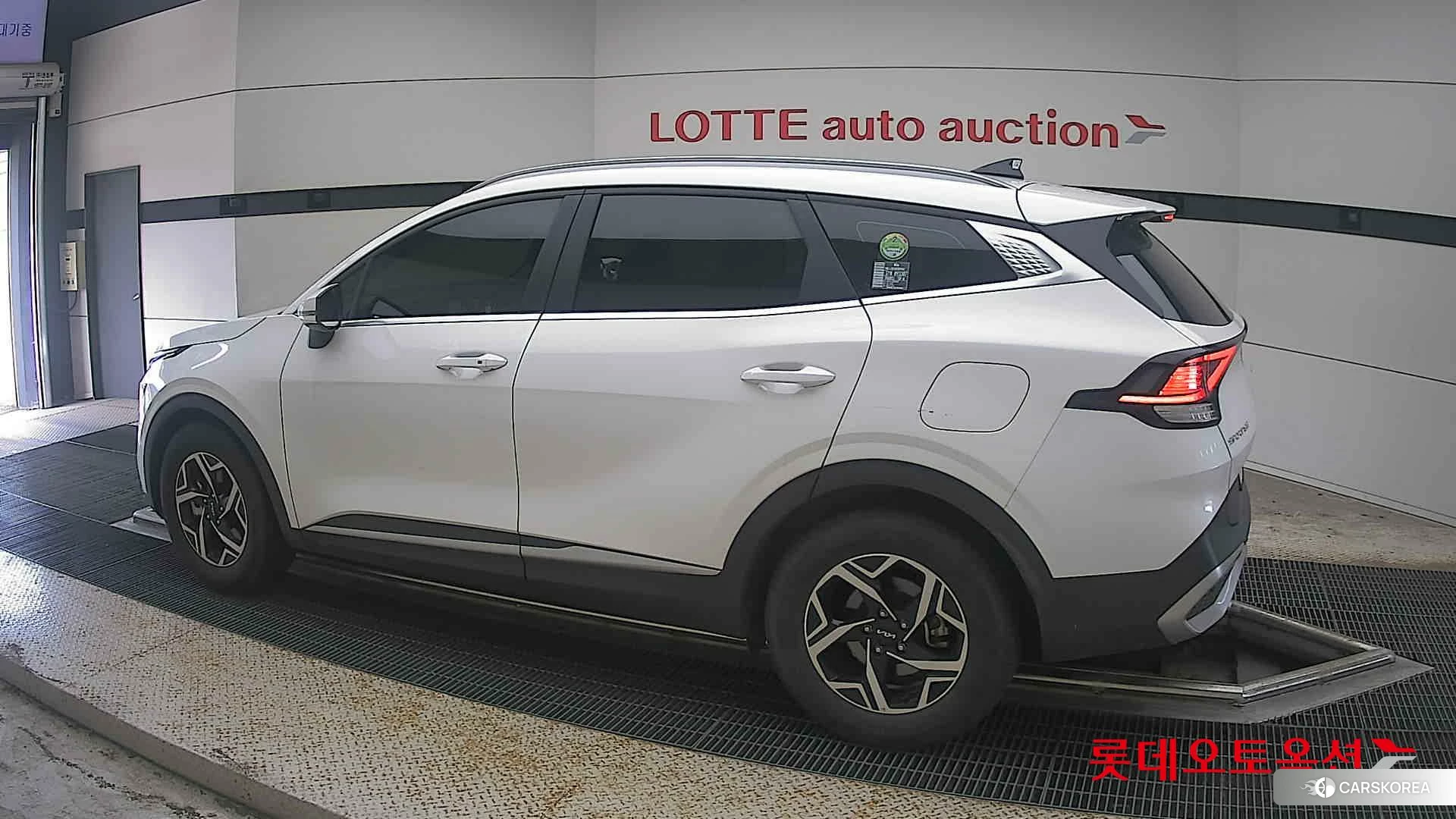 Kia Sportage 2022 Snow White Pearl (optional) из Кореи, фото 2