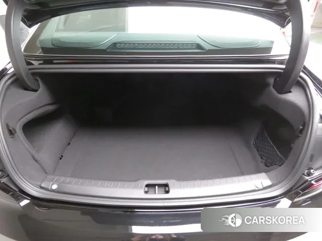 Volvo S90 2024 Черный из Кореи, фото 2