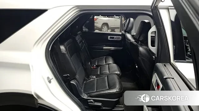 Ford Explorer 6th Generation 2021 Белый из Кореи, фото 2