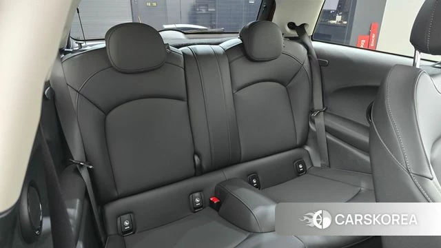 Mini Cooper 2023 Красный из Кореи, фото 2