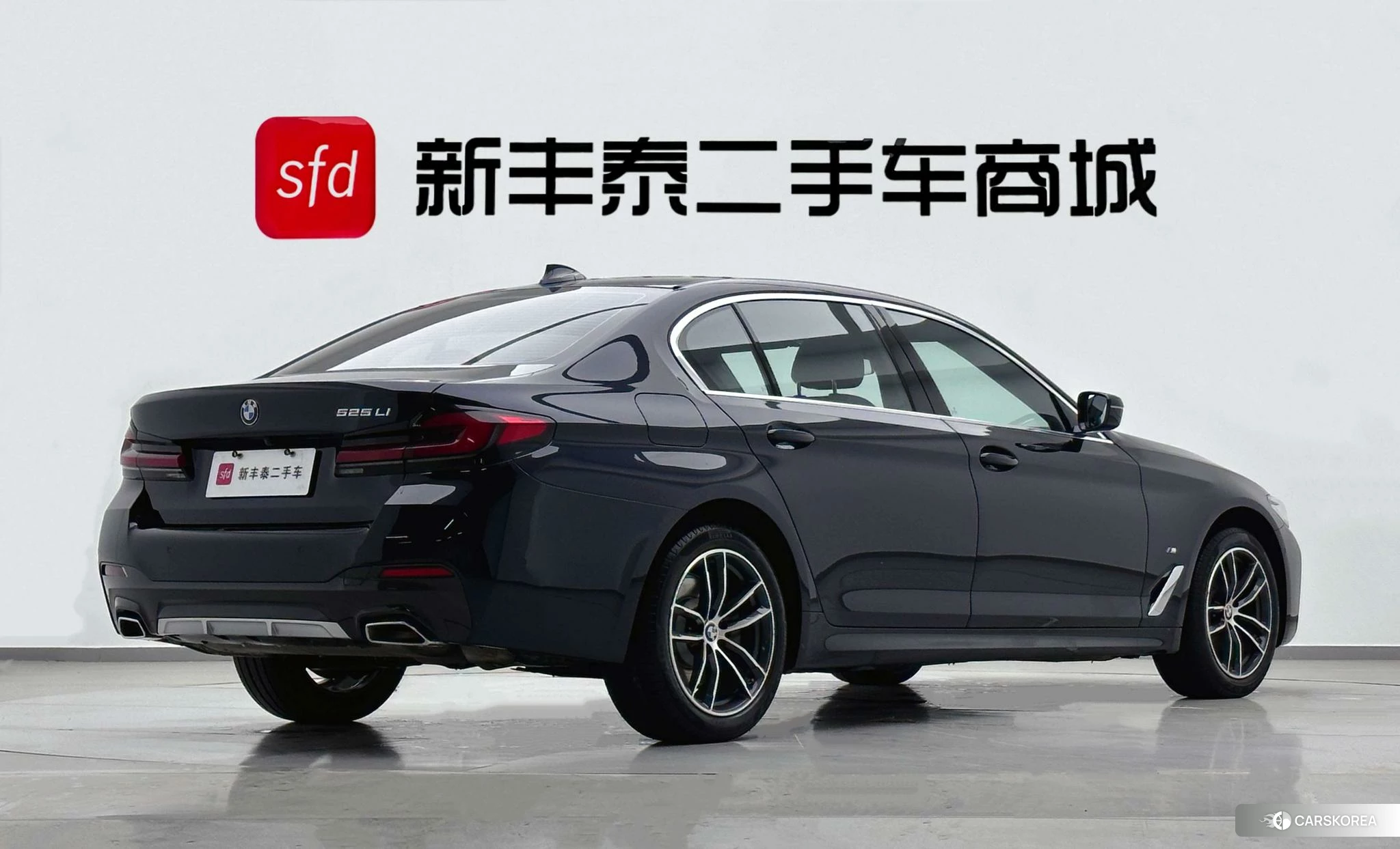 BMW 5 series 2021 Черный из Китая, фото 2