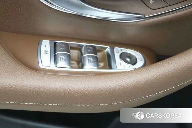 Mercedes-Benz E-class 2022 Белый из Китая, фото 2