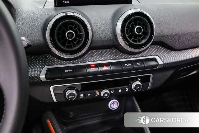 Audi Q2L 2022 Серебристо-серый из Китая, фото 2
