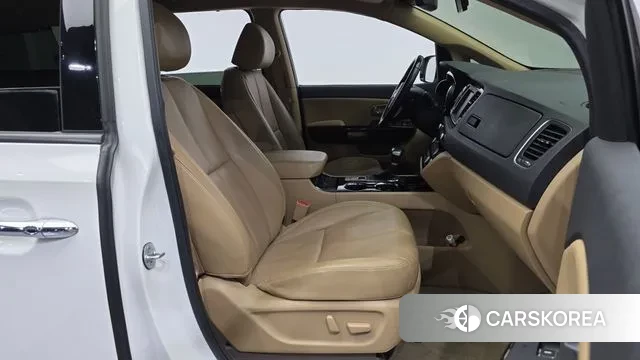 Kia The New Carnival 2019 Белый из Кореи, фото 2