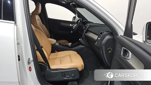 Volvo XC40 2019 Белый из Кореи, фото 2