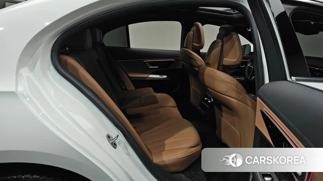 Mercedes-Benz E-Class W214 2026 Белый из Кореи, фото 2