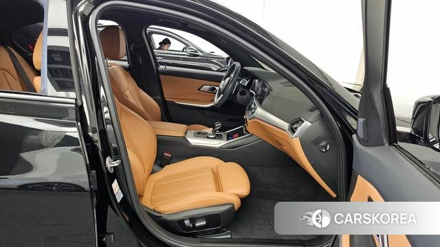 BMW 3 Series (G20) 2022 Черный из Кореи, фото 2