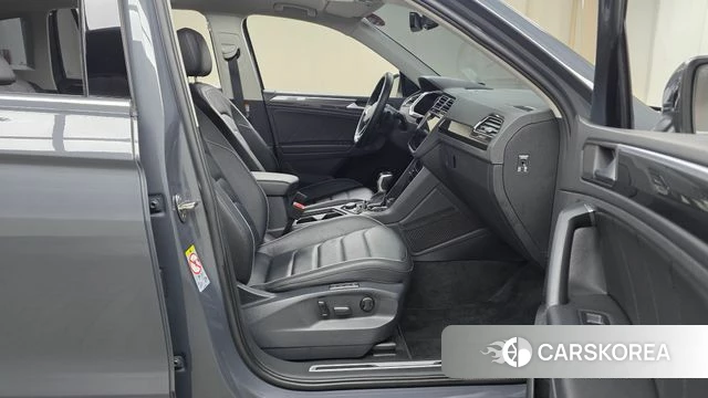 Volkswagen Tiguan second Generation 2022 Серый из Кореи, фото 2