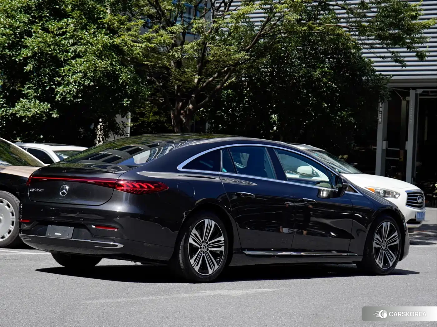 Mercedes-Benz EQS 2024 Silver/gray из Китая, фото 2