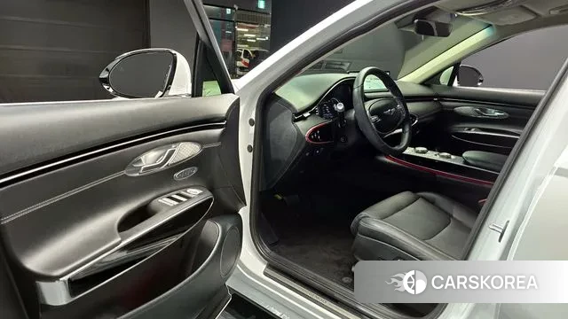 Genesis GV70 2023 Белый из Кореи, фото 2