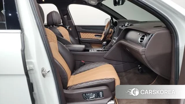Bentley Bentayga 2018 Белый из Кореи, фото 2