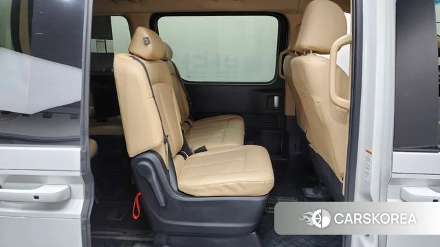 Hyundai Staria 2021 Белый из Кореи, фото 2