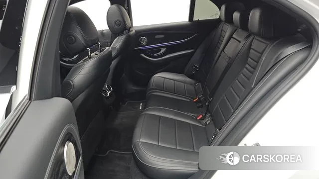 Mercedes-Benz E-Class W213 2021 Белый из Кореи, фото 2