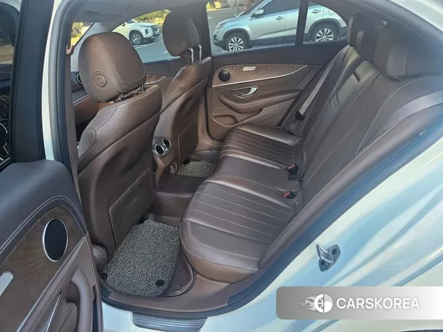 Mercedes-Benz E-Class W213 2019 Белый из Кореи, фото 2