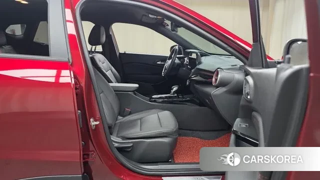 Chevrolet (GM Daewoo) Trax Crossover 2023 Красный из Кореи, фото 2