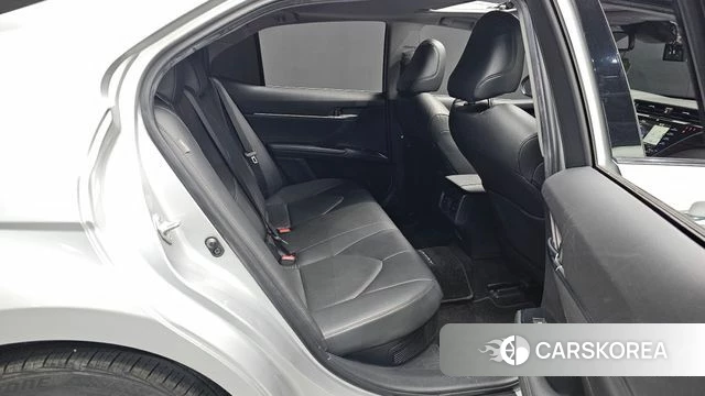 Toyota Camry (XV70) 2018 Серебряный из Кореи, фото 2