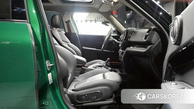 Mini Cooper Countryman 2023 Зеленый из Кореи, фото 2