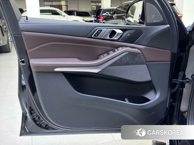 BMW X5 2023 Черный из Китая, фото 2