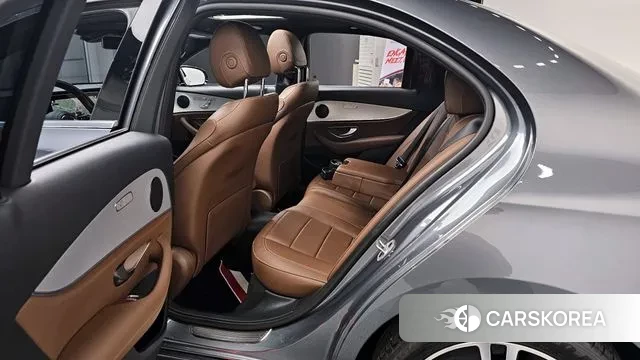 Mercedes-Benz E-Class W213 2021 Серый из Кореи, фото 2