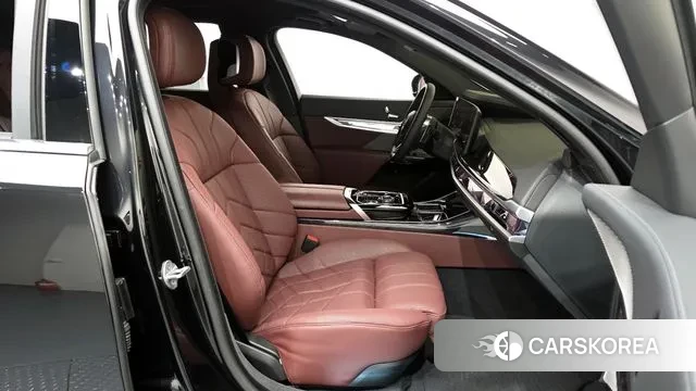 BMW 7 Series (G70) 2025 Черный из Кореи, фото 2