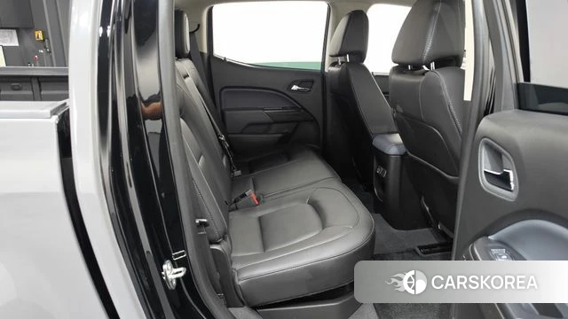 Chevrolet (GM Daewoo) Real New Colorado 2022 Серебристо-серый из Кореи, фото 2