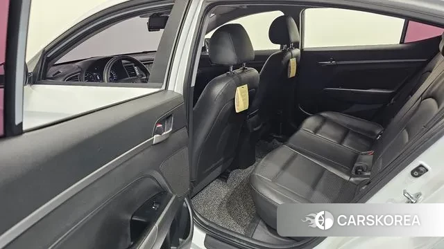 Hyundai Avante AD 2018 Белый из Кореи, фото 2