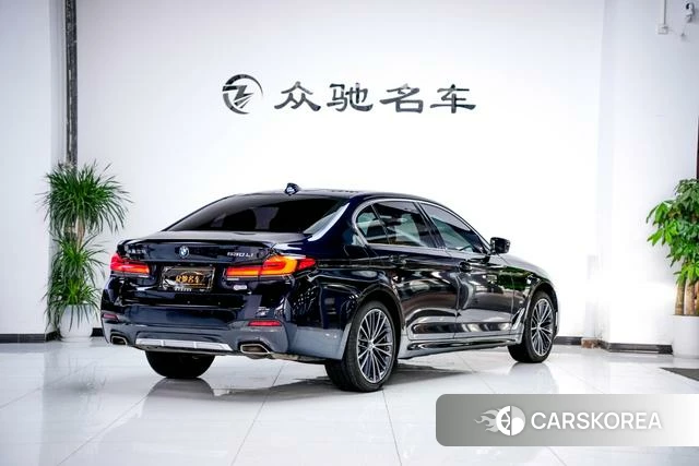 BMW 5 series 2023 Черный из Китая, фото 2