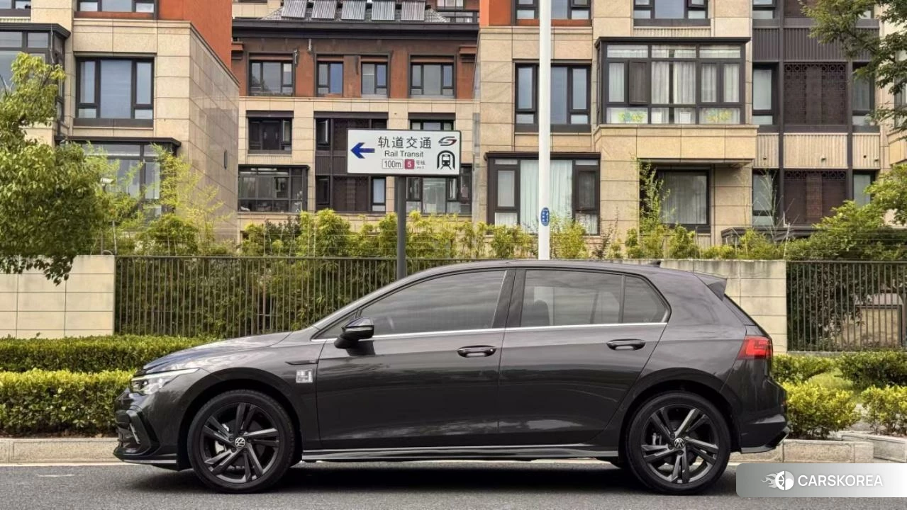 Volkswagen Golf 2022 Черный из Китая, фото 2