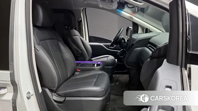 Hyundai Staria 2023 Белый из Кореи, фото 2