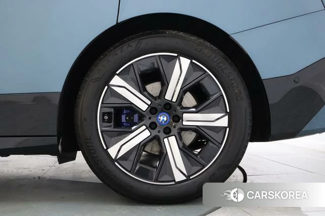 BMW iX 2023 Синий из Китая, фото 2