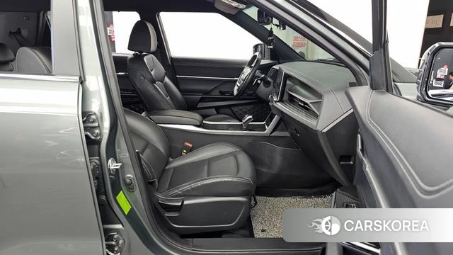 Ssangyong Torres 2023 Темно-зеленый из Кореи, фото 2