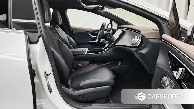 Mercedes-Benz EQE V295 2023 Белый из Кореи, фото 2