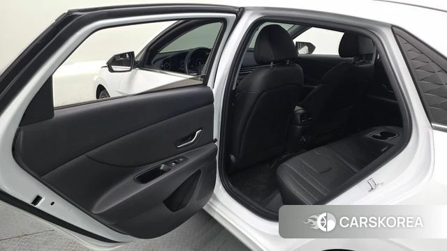 Hyundai The New Avante (CN7) 2023 Белый из Кореи, фото 2